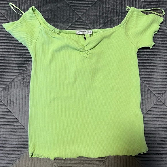 Bright green top - Picture 2 of 2